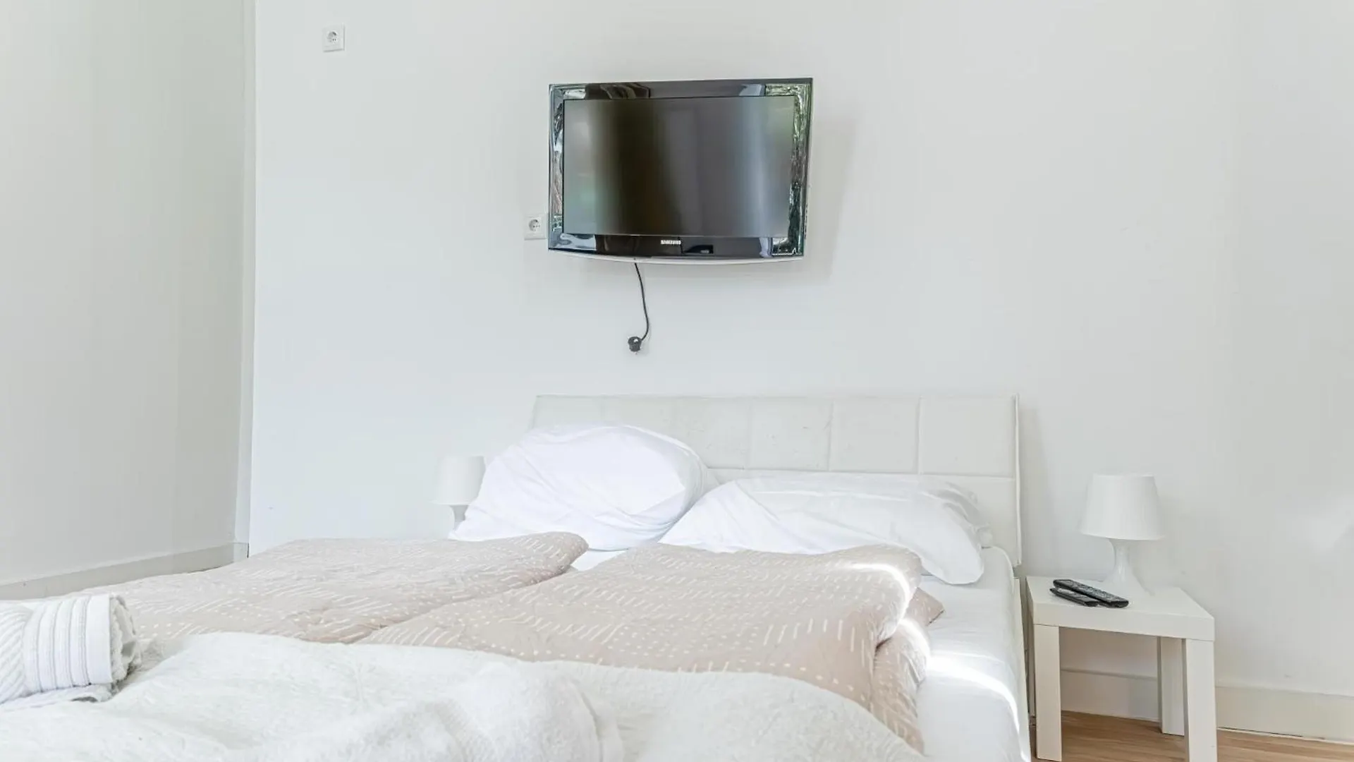 Loevly Shared 6Br With Garden Near Danube & Millenium City Viena 0*,  Austria