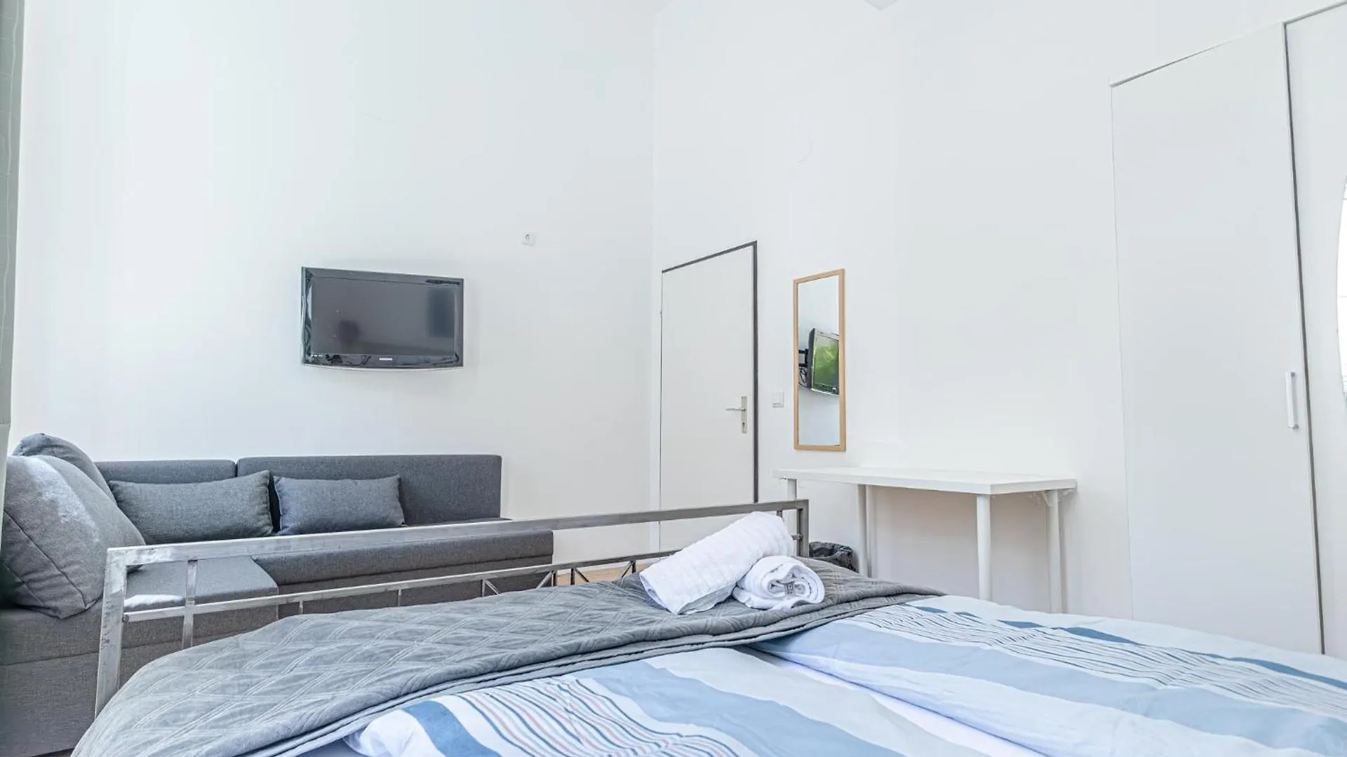 Loevly Shared 6Br With Garden Near Danube & Millenium City Viena Apartamento