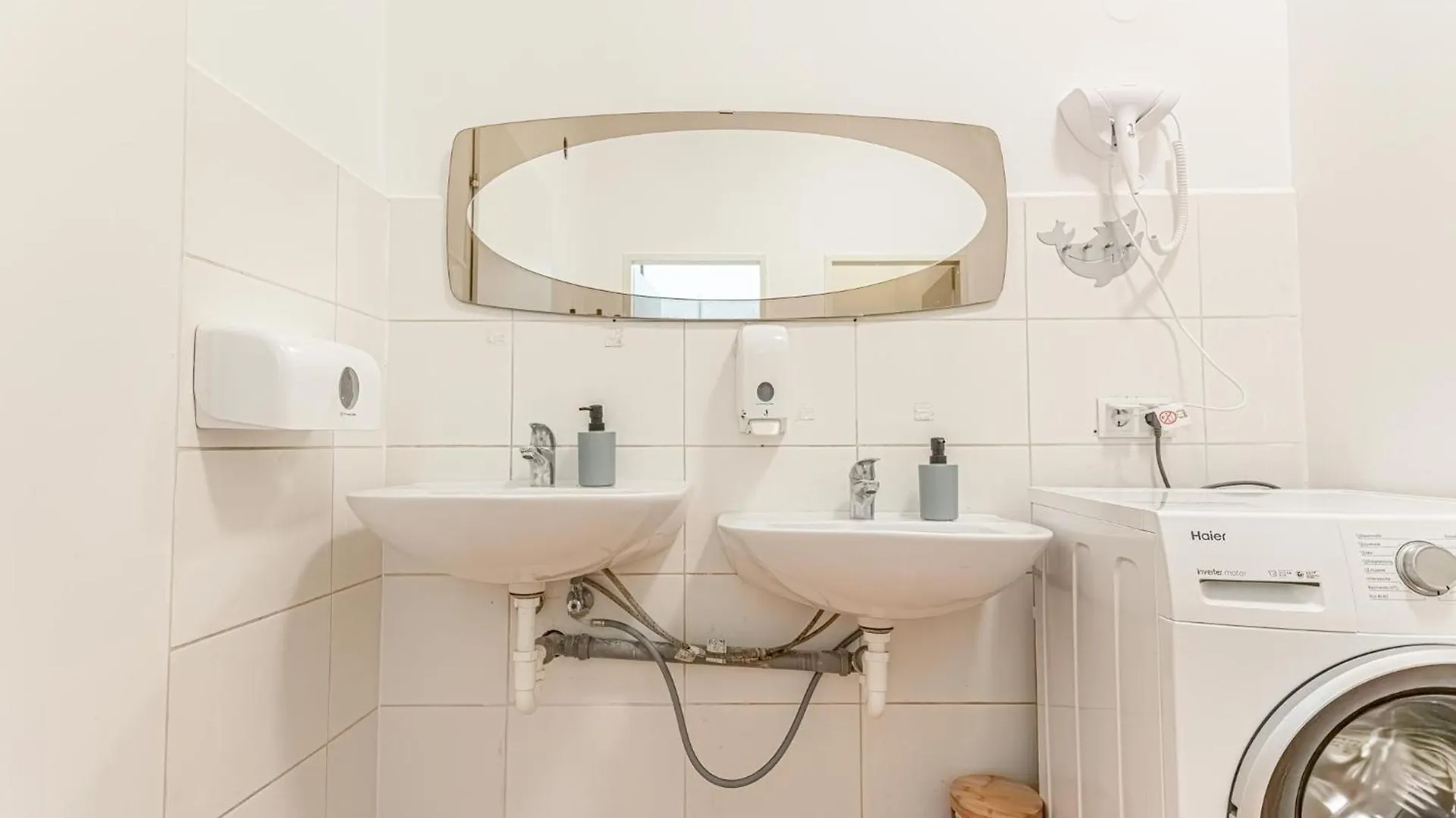 Loevly Shared 6Br With Garden Near Danube & Millenium City Viena 0*,  Austria